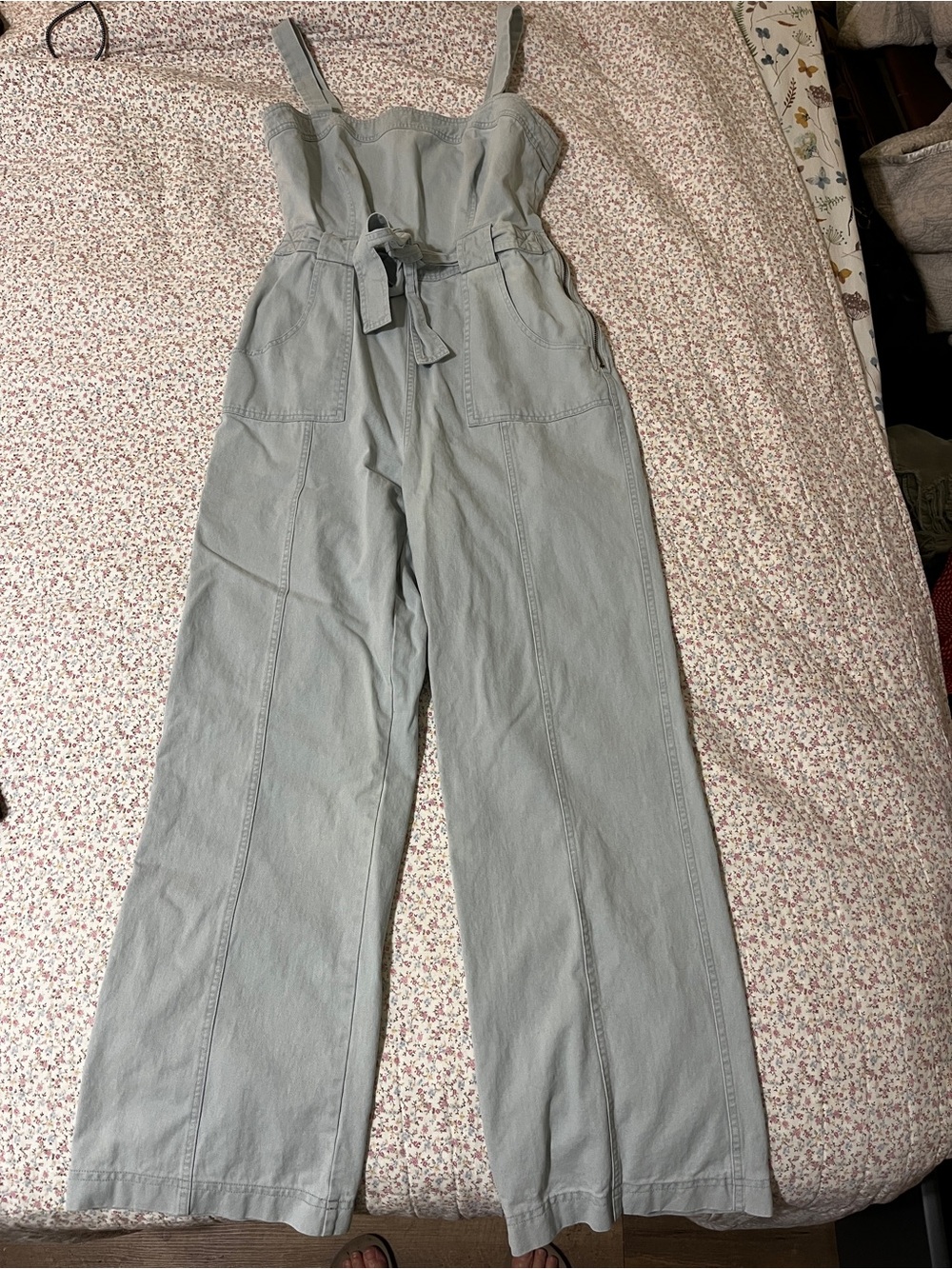 Style Rack Sage Green Wide-Leg Utility Jumpsuit. Medium
